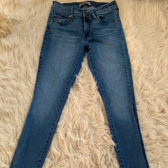 Guess Jeans - Picture 4 of 8